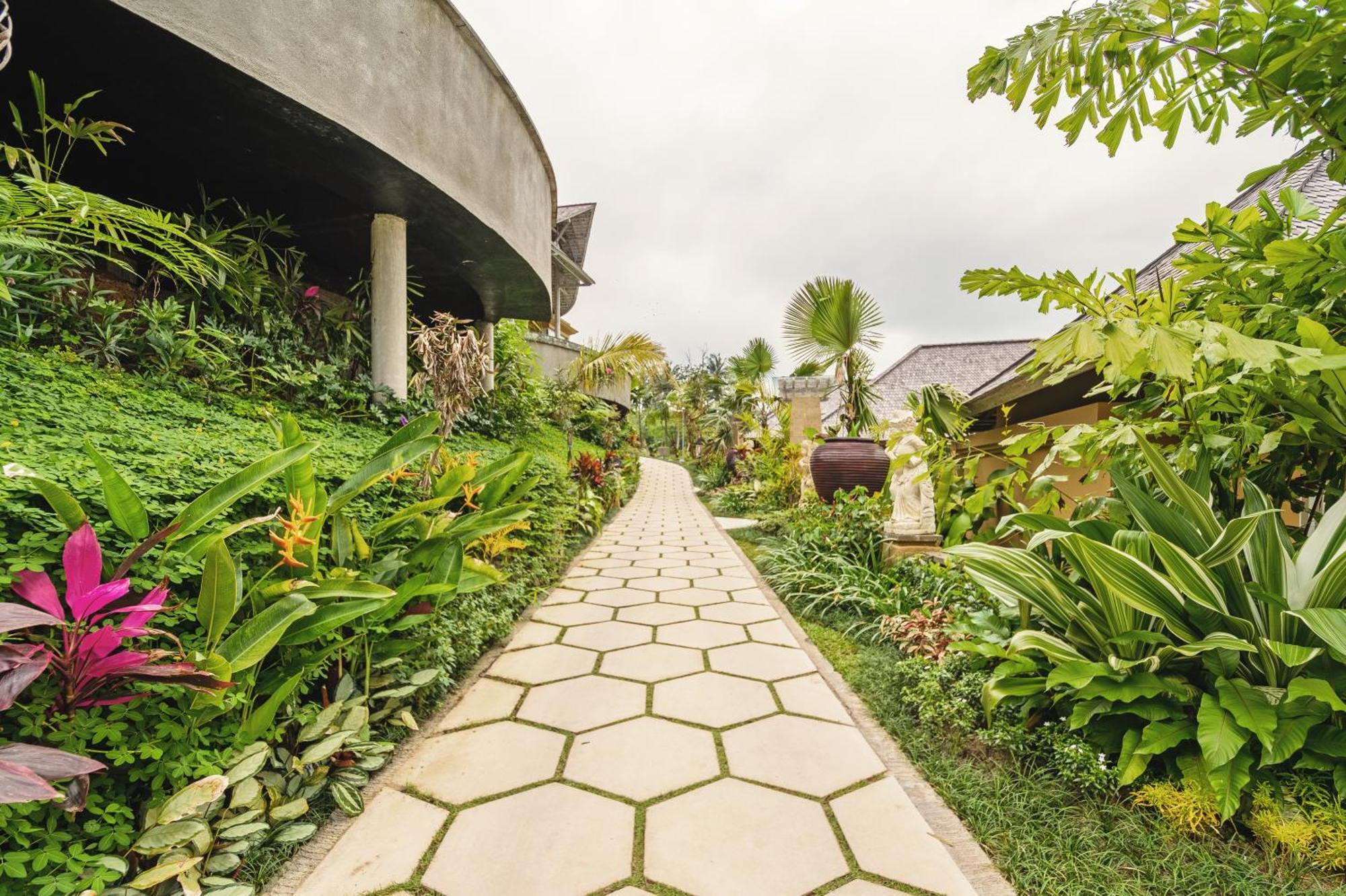 Wapa Di Ume Sidemen Ξενοδοχείο Εξωτερικό φωτογραφία The path to the spa
